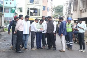 ನೀರು–ರಸ್ತೆ–ಸ್ವಚ್ಛತೆ ಸಮಸ್ಯೆಗಳಿಗೆ ಫುಲ್ ಫೋಕಸ್; ಫೀಲ್ಡ್‌ಗೆ ಇಳಿದ ಪಾಲಿಕೆ ಆಯುಕ್ತ ಕಾರ್ತಿಕ್ ಎಂ.