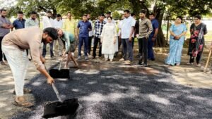 ರಸ್ತೆ ದುರಸ್ತಿಗೆ ವೇಗ: ಕುವೆಂಪು ನಗರದಲ್ಲಿ ಶಾಸಕಿ ಹೆಬ್ಬಾಳ್ಕರ್, ಆಯುಕ್ತ ಕಾರ್ತಿಕ್ ದಿಢೀರ್ ಪರಿಶೀಲನೆ!